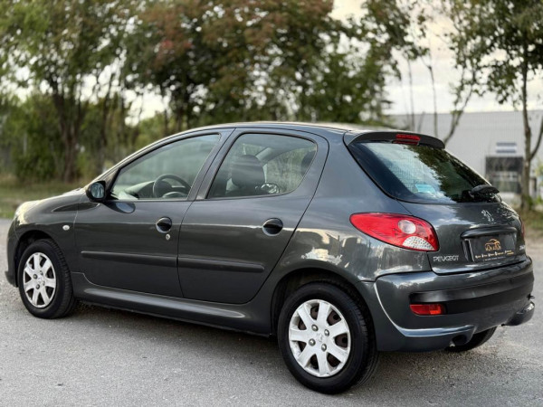 Concession automobile Châteaugiron